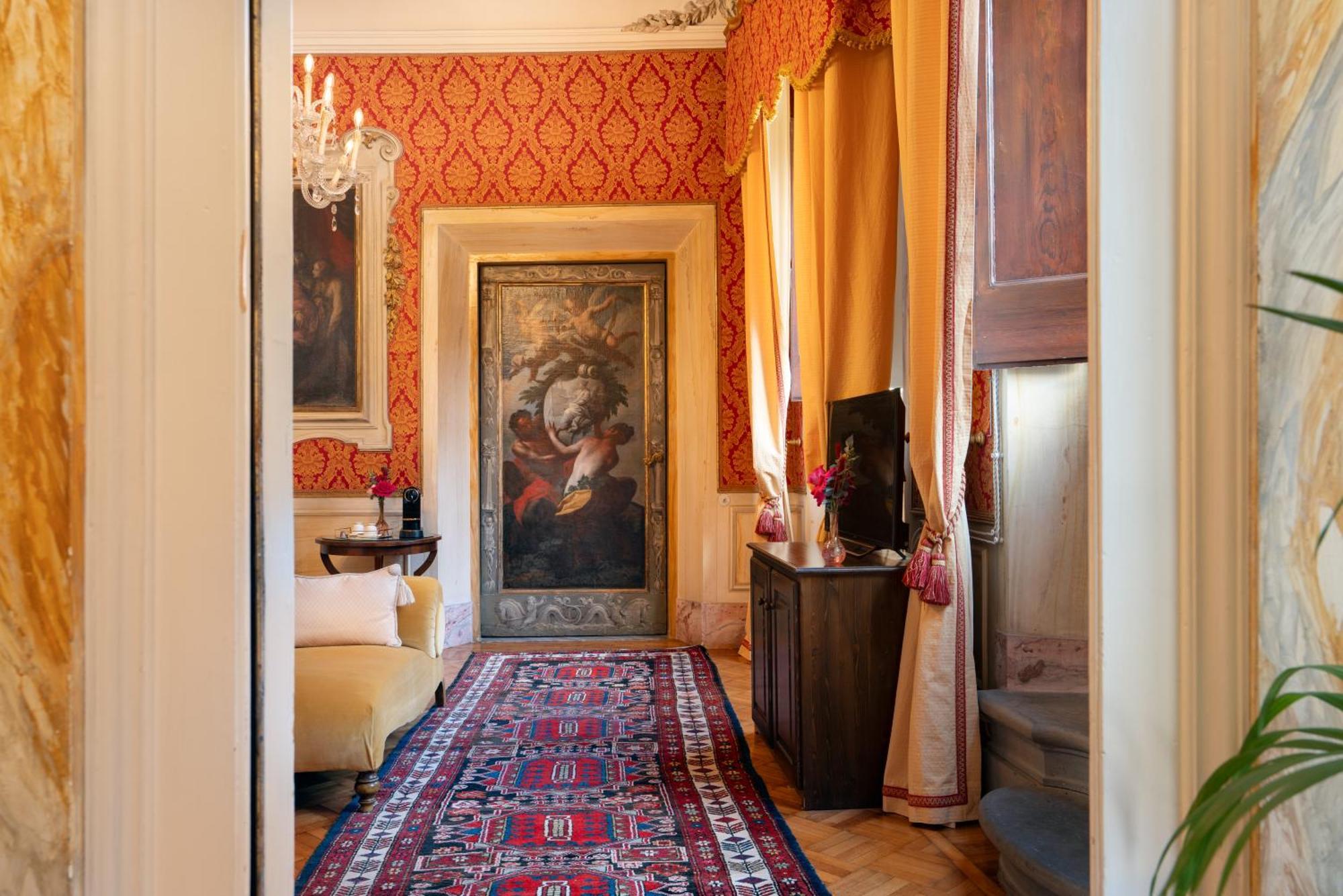 Piazza Pitti Palace - Residenza D'Epoca Bed & Breakfast Firenze Bagian luar foto