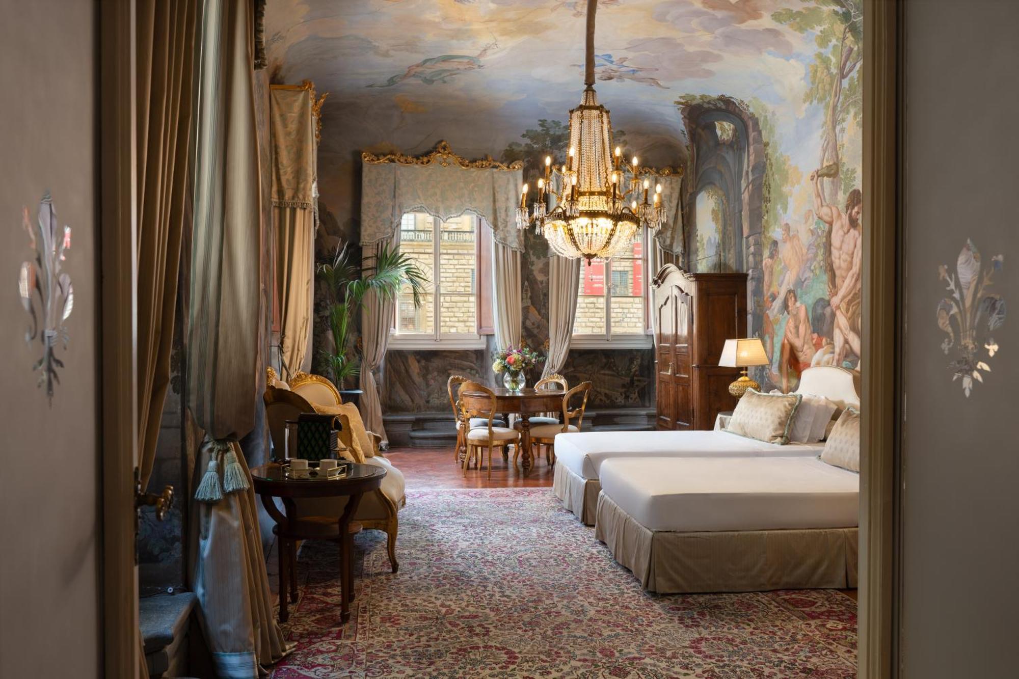 Piazza Pitti Palace - Residenza D'Epoca Bed & Breakfast Firenze Bagian luar foto