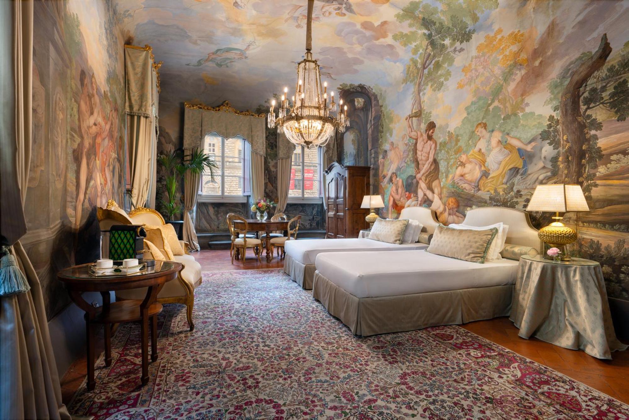 Piazza Pitti Palace - Residenza D'Epoca Bed & Breakfast Firenze Bagian luar foto