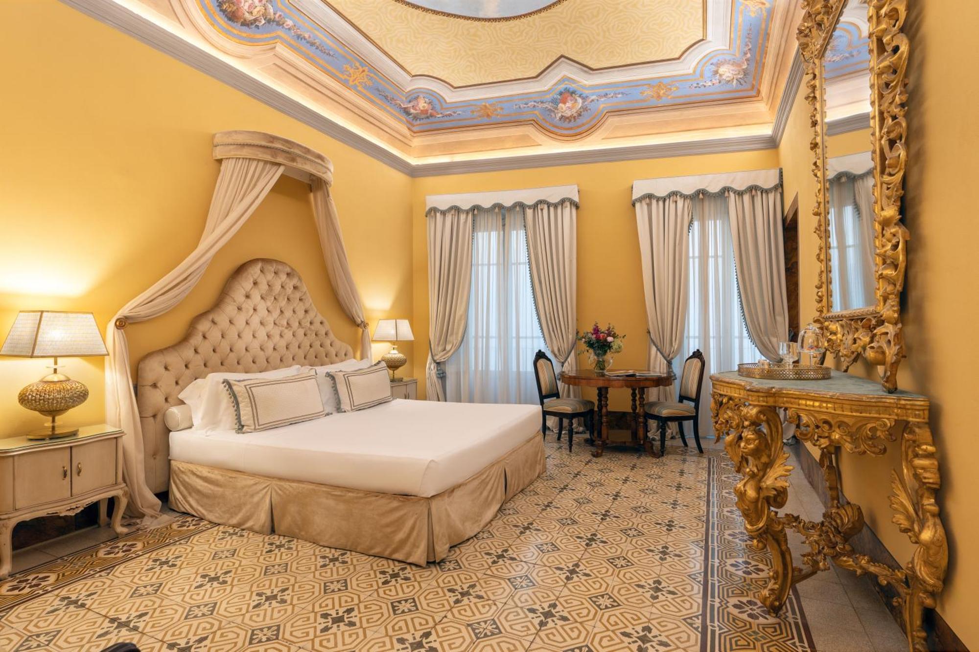 Piazza Pitti Palace - Residenza D'Epoca Bed & Breakfast Firenze Bagian luar foto