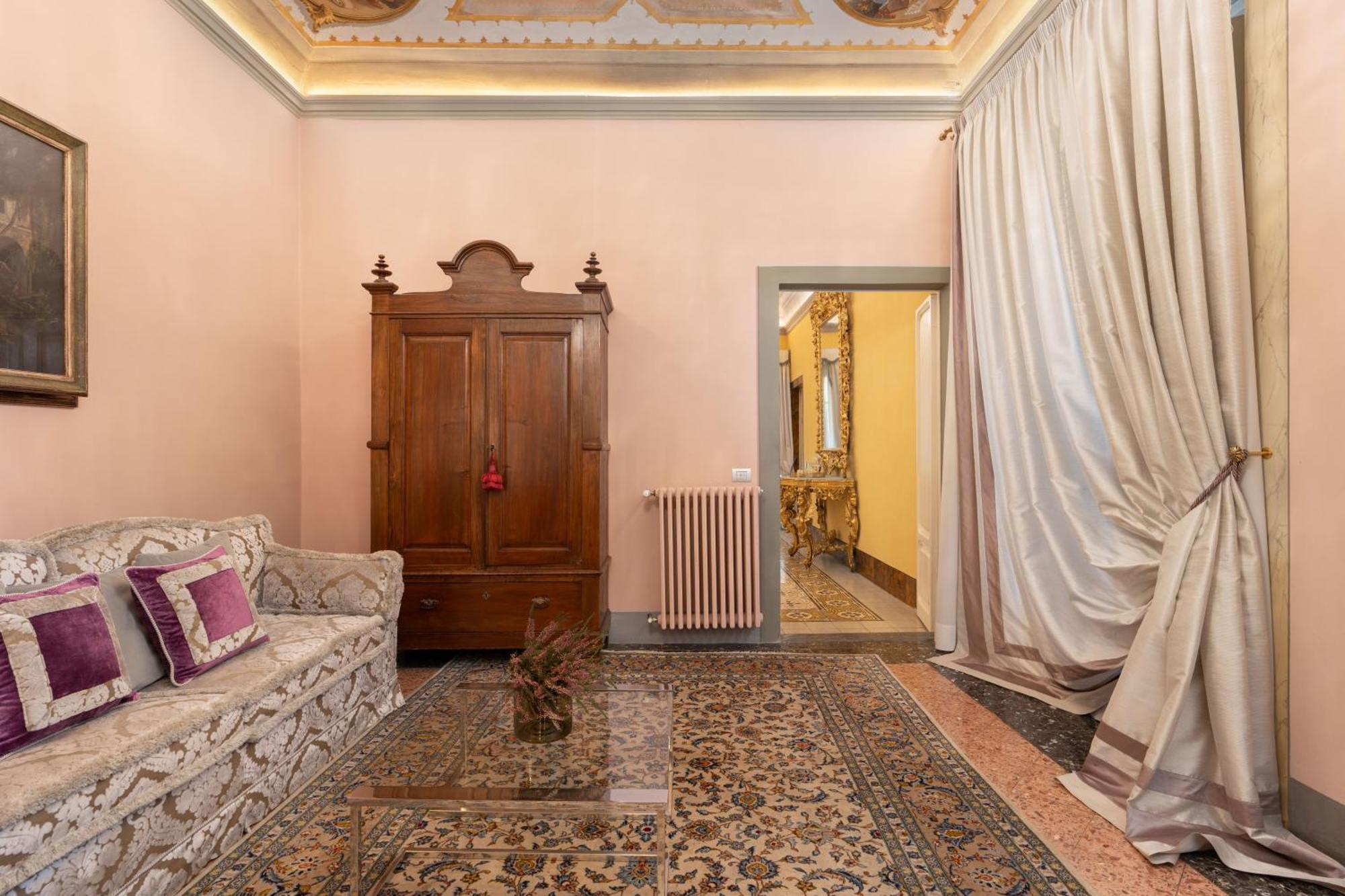 Piazza Pitti Palace - Residenza D'Epoca Bed & Breakfast Firenze Bagian luar foto