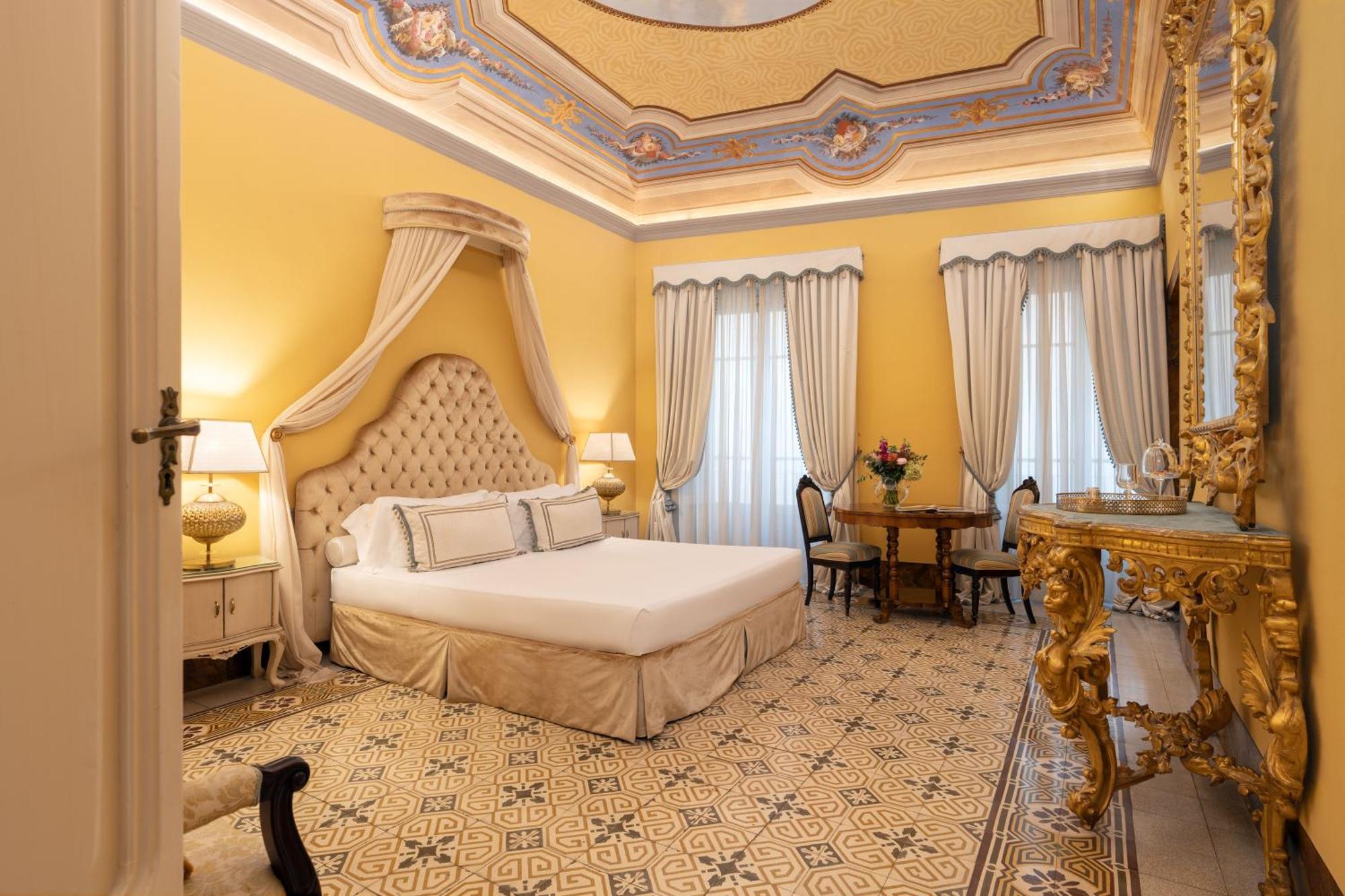 Piazza Pitti Palace - Residenza D'Epoca Bed & Breakfast Firenze Bagian luar foto