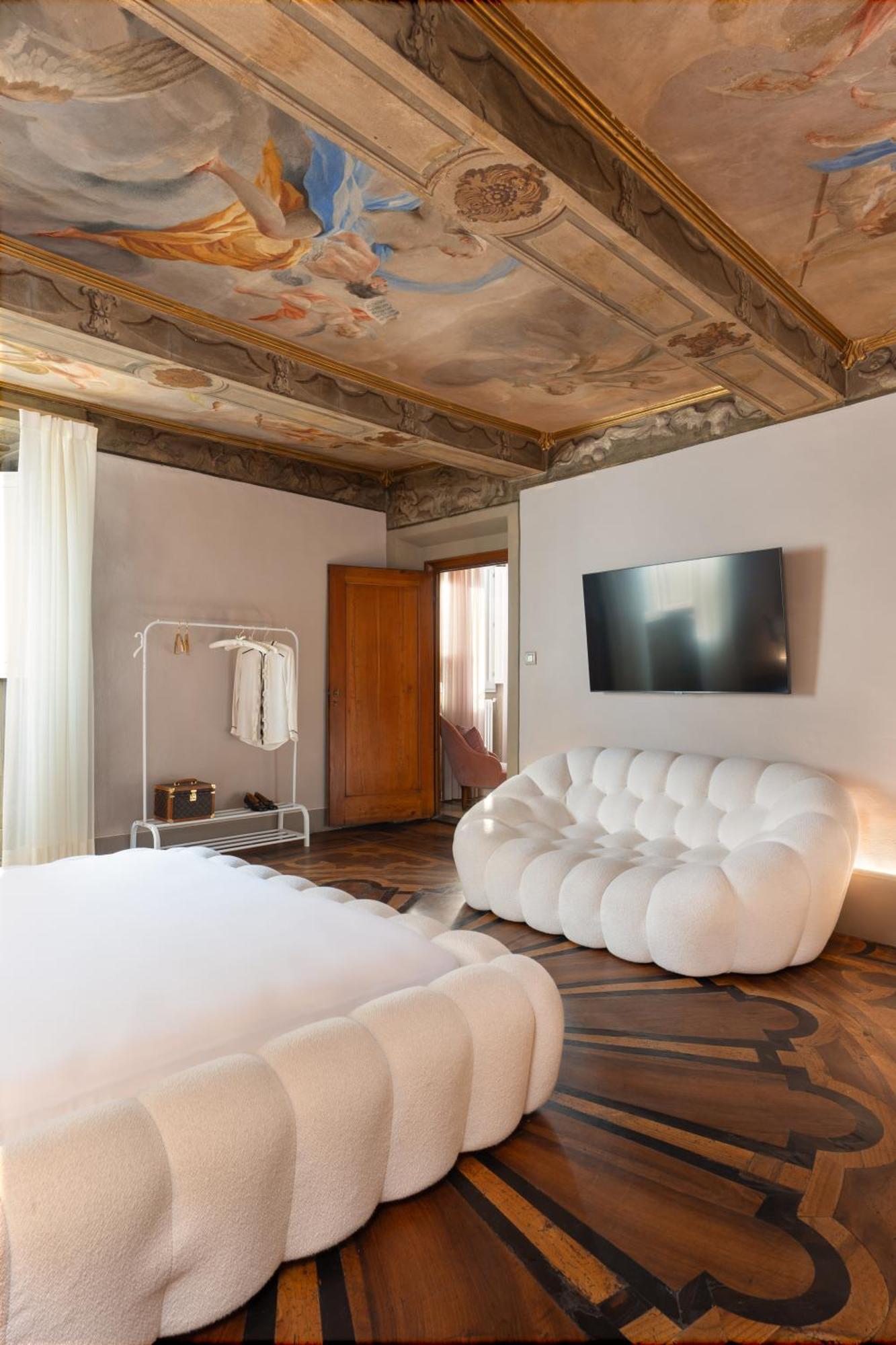 Piazza Pitti Palace - Residenza D'Epoca Bed & Breakfast Firenze Bagian luar foto