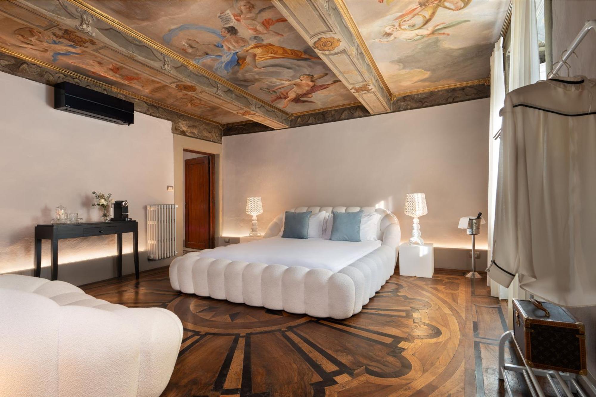 Piazza Pitti Palace - Residenza D'Epoca Bed & Breakfast Firenze Bagian luar foto